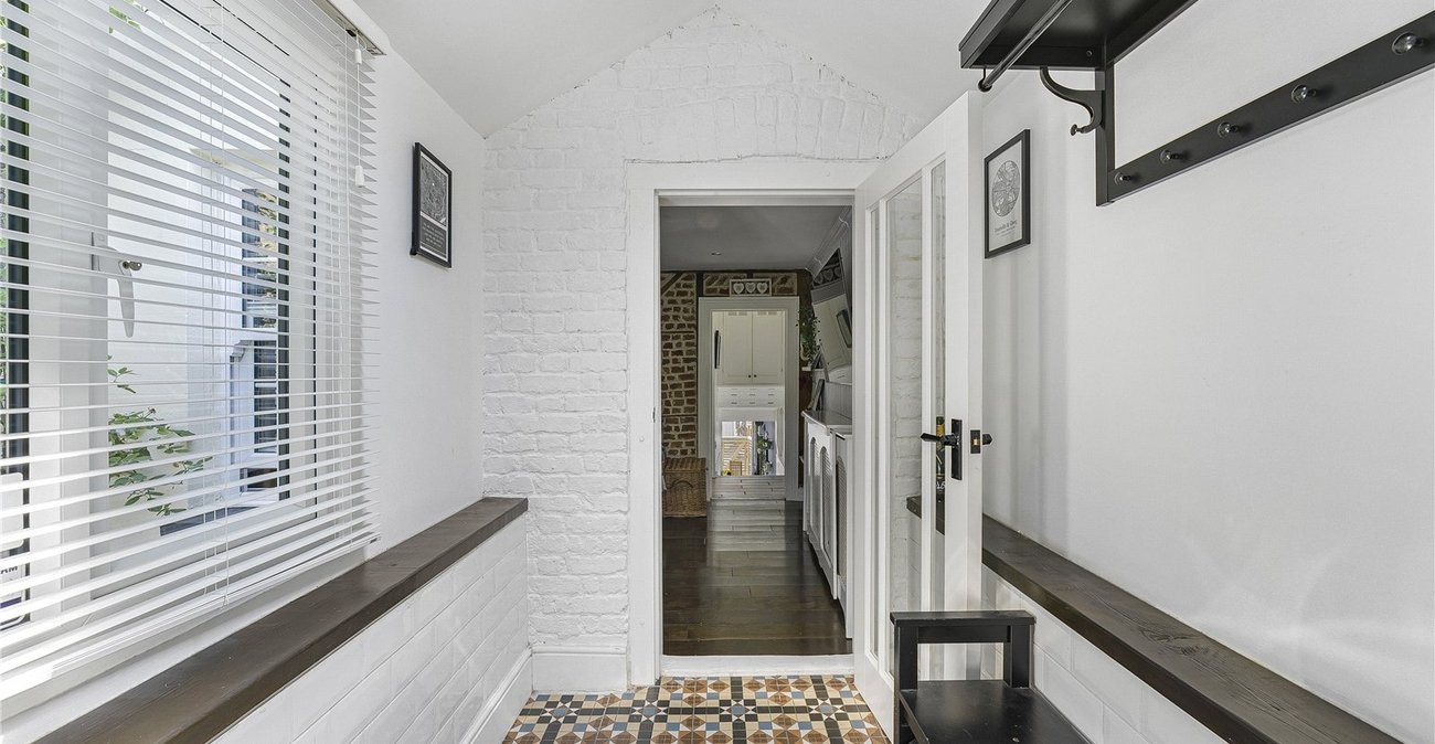2 bedroom house for sale in Dartford | Robinson Jackson
