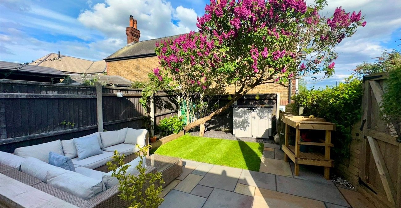 2 bedroom house for sale in Dartford | Robinson Jackson