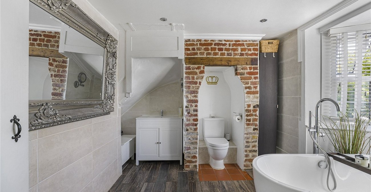 2 bedroom house for sale in Dartford | Robinson Jackson