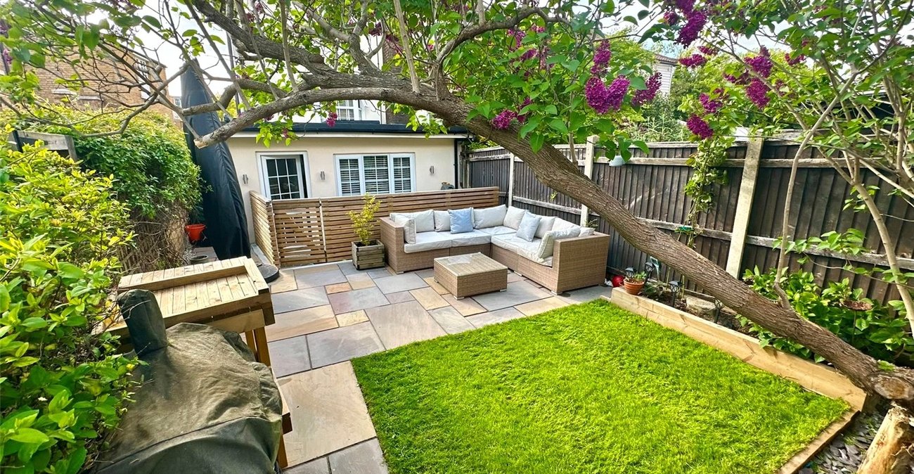 2 bedroom house for sale in Dartford | Robinson Jackson