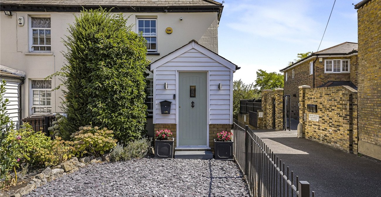 2 bedroom house for sale in Dartford | Robinson Jackson