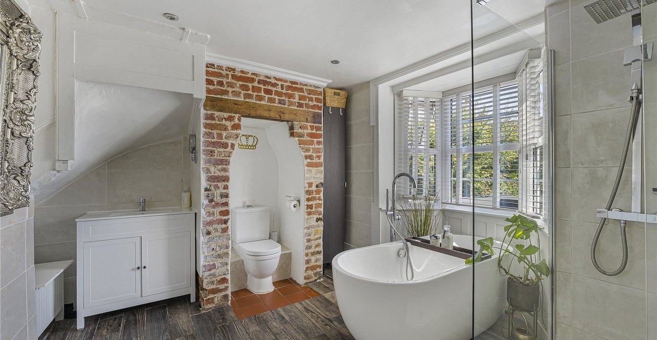 2 bedroom house for sale in Dartford | Robinson Jackson
