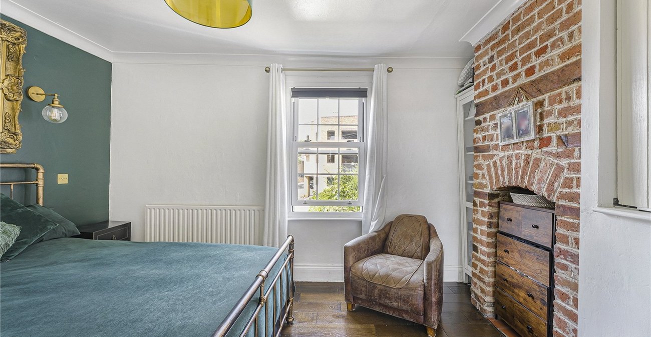 2 bedroom house for sale in Dartford | Robinson Jackson