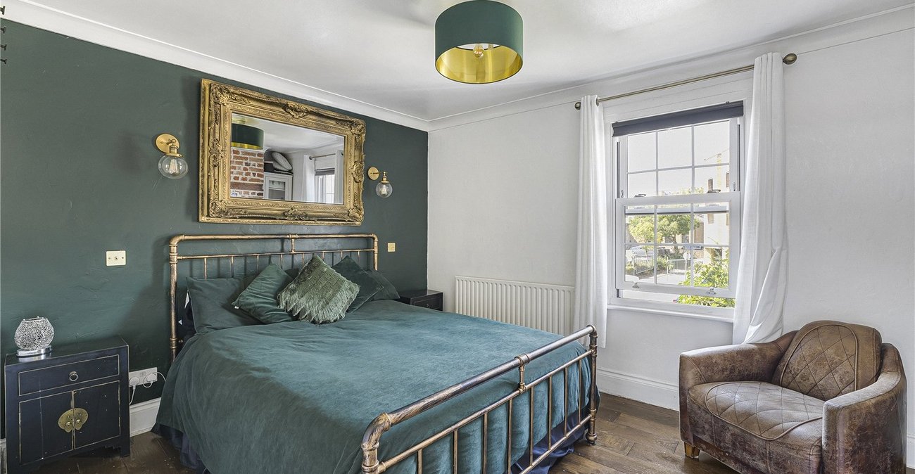 2 bedroom house for sale in Dartford | Robinson Jackson
