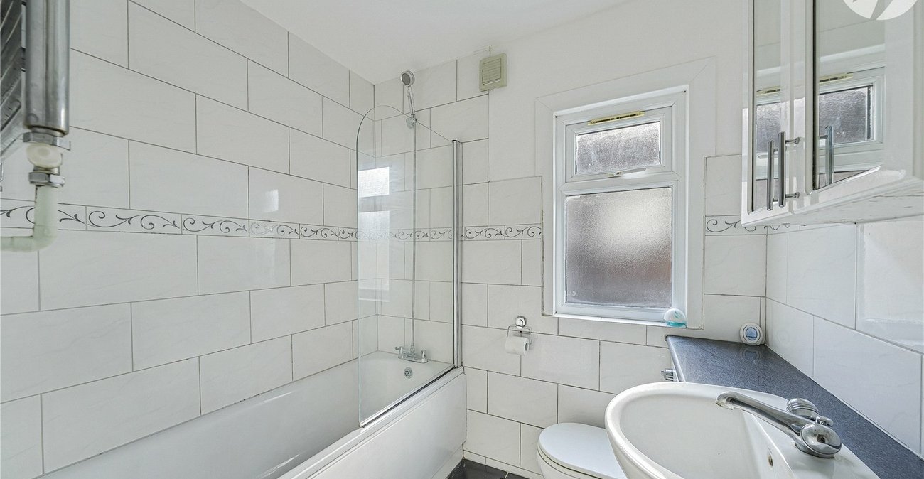 4 bedroom house for sale in Dartford | Robinson Jackson