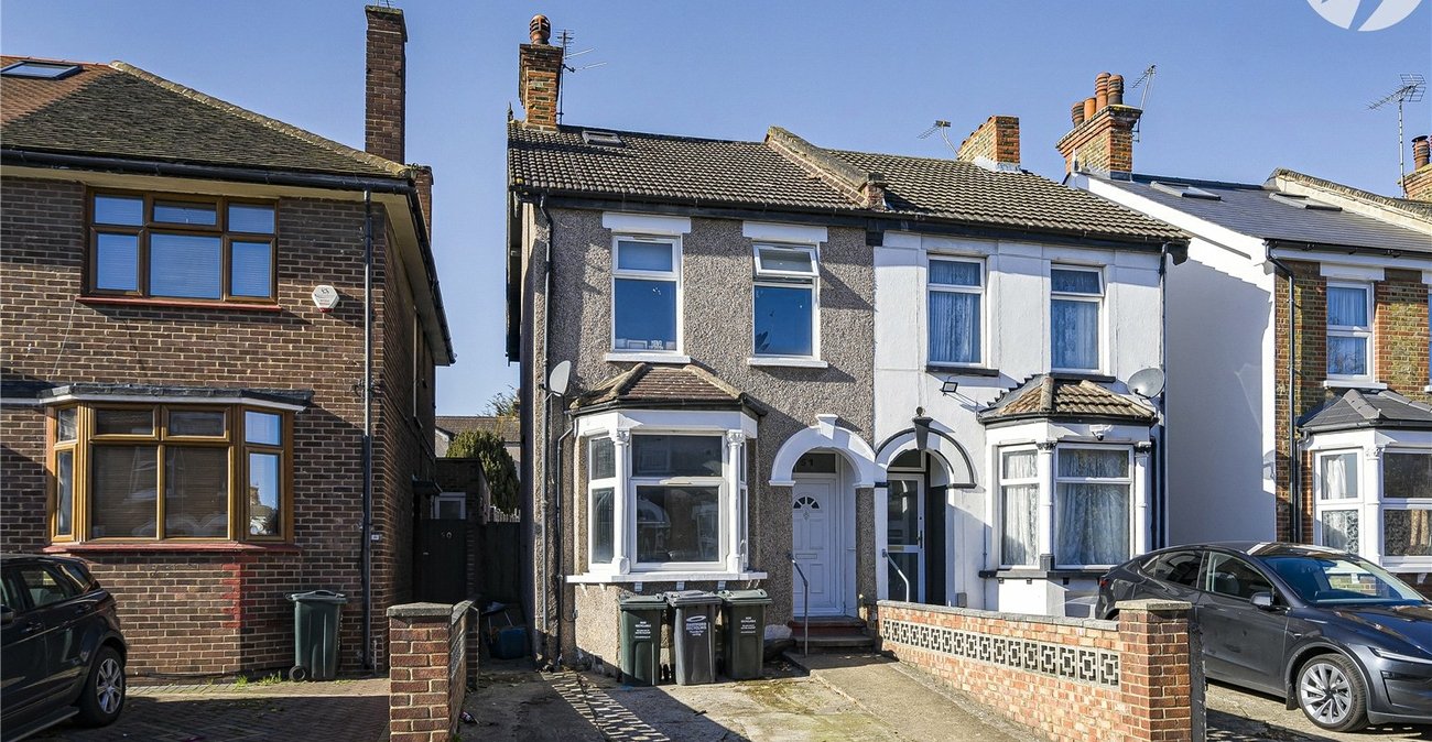 4 bedroom house for sale in Dartford | Robinson Jackson