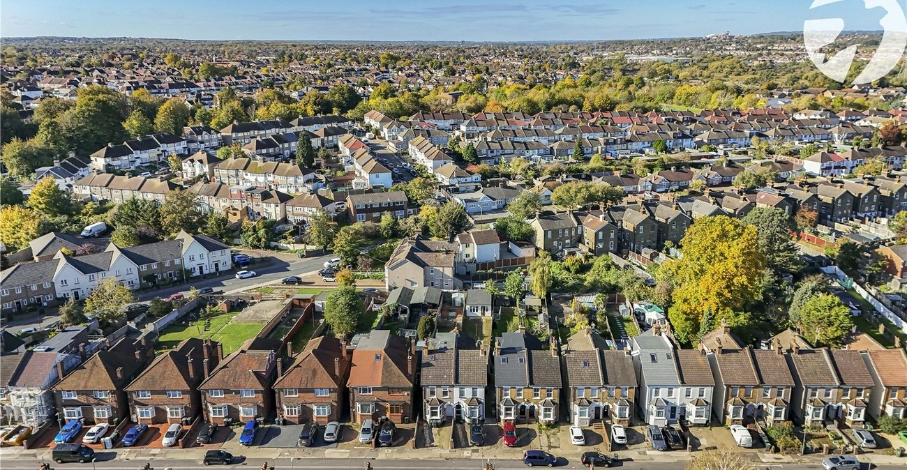 4 bedroom house for sale in Dartford | Robinson Jackson