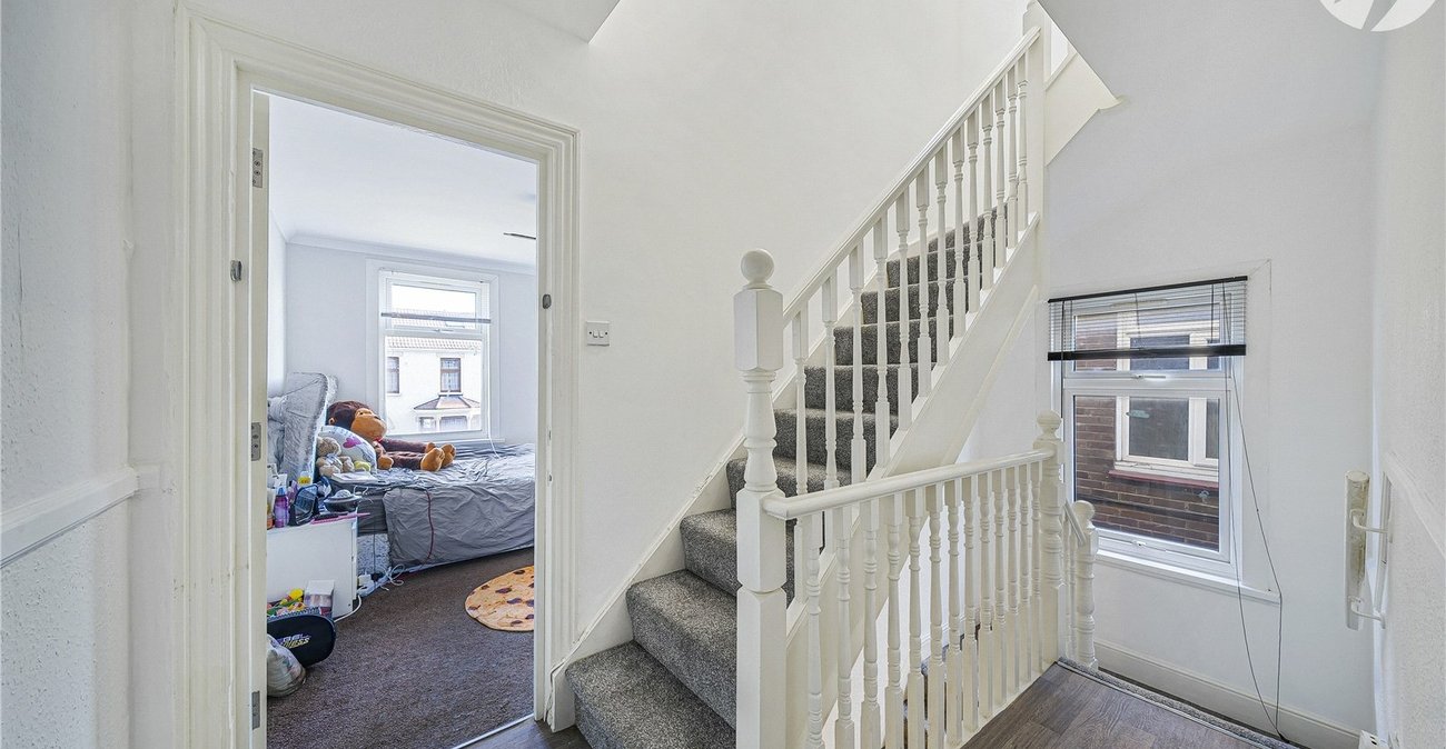 4 bedroom house for sale in Dartford | Robinson Jackson