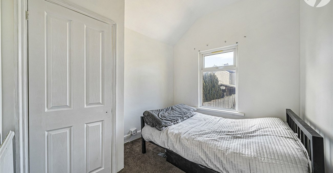 4 bedroom house for sale in Dartford | Robinson Jackson