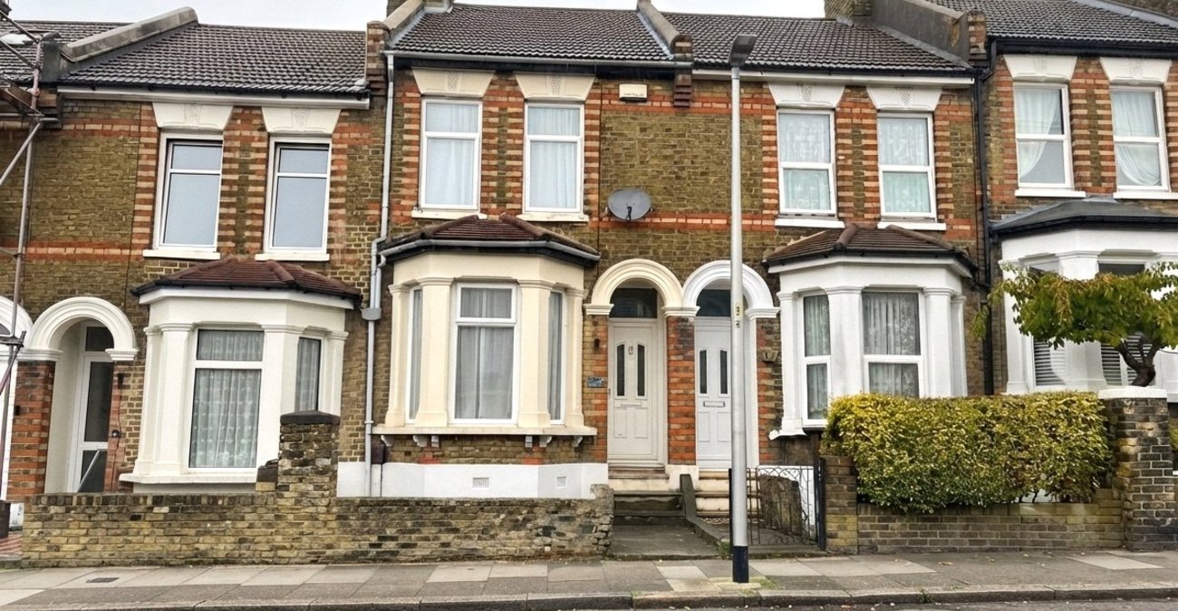 3 bedroom house for sale in Frindsbury | Robinson Michael & Jackson
