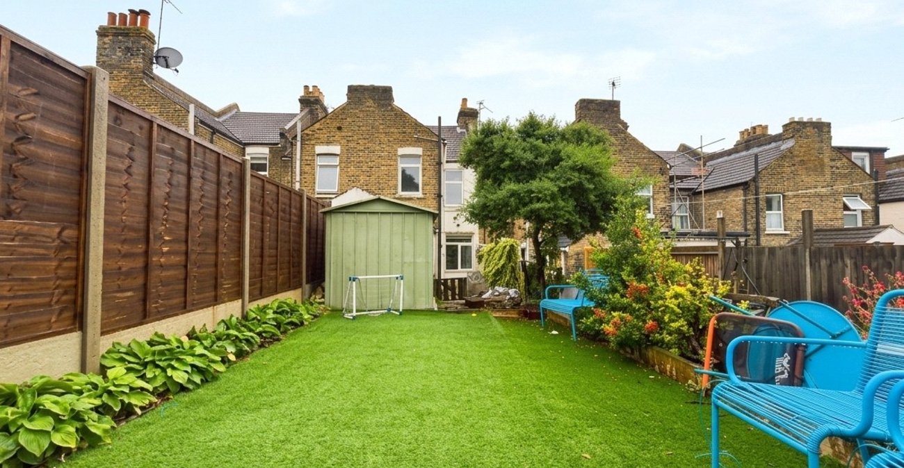 3 bedroom house for sale in Frindsbury | Robinson Michael & Jackson
