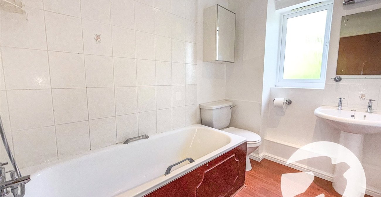 2 bedroom property for sale in London | Robinson Jackson