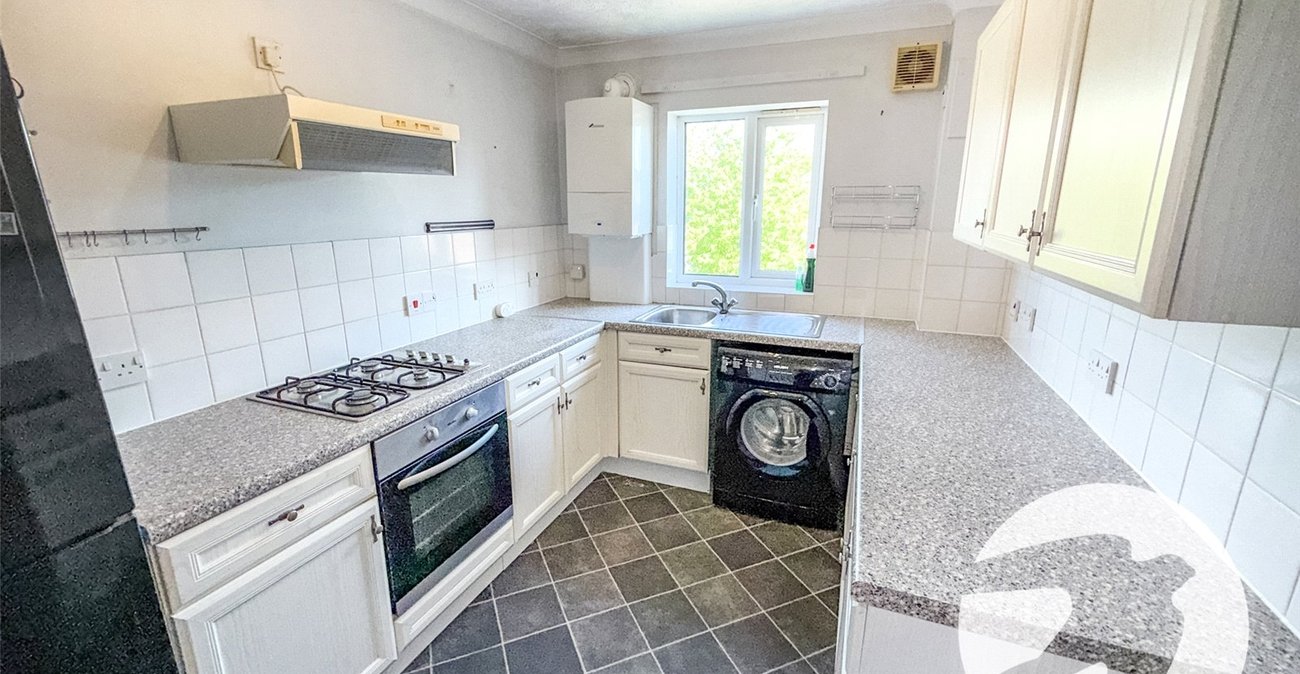 2 bedroom property for sale in London | Robinson Jackson