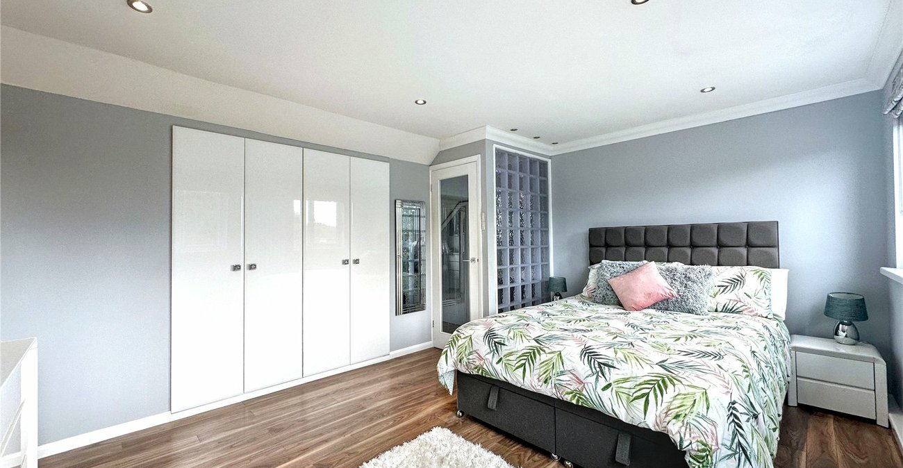 3 bedroom house for sale in Rainham | Robinson Michael & Jackson