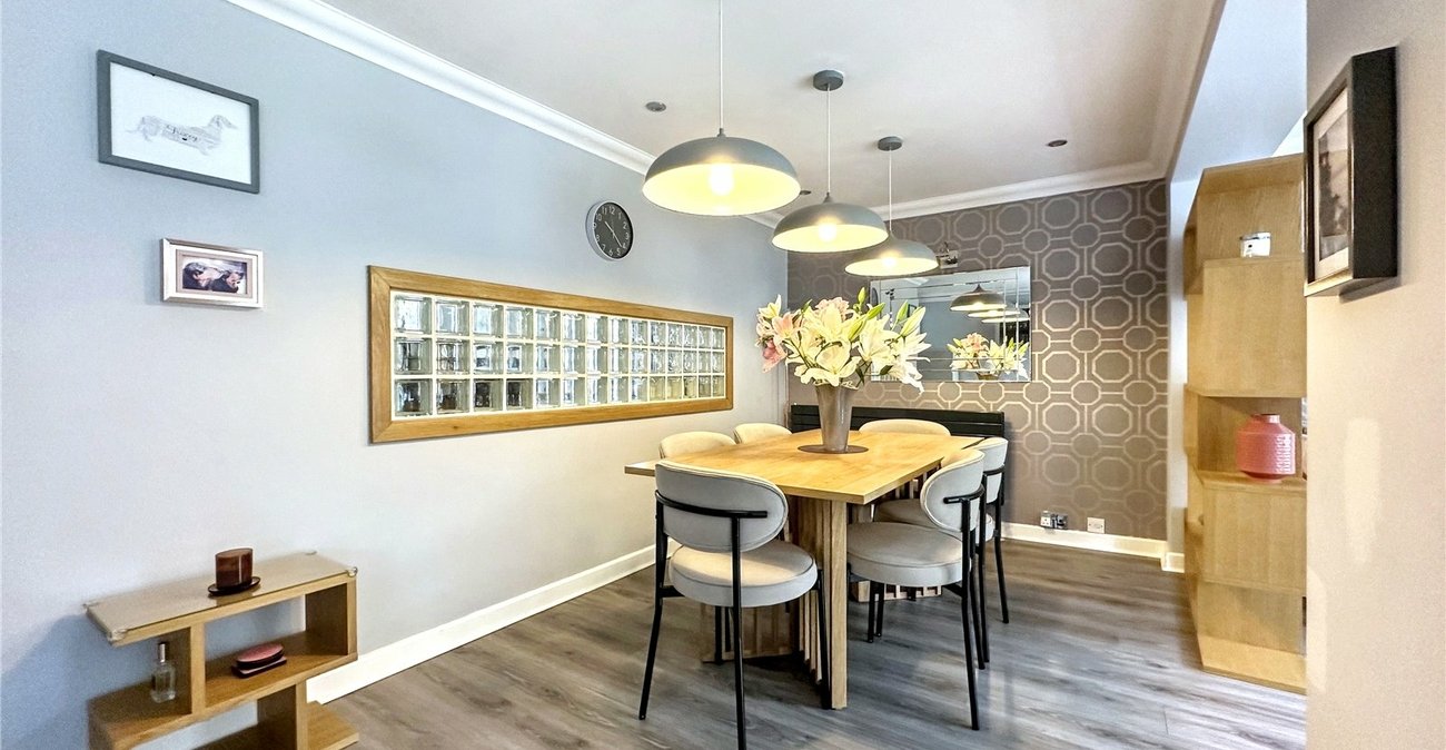 3 bedroom house for sale in Rainham | Robinson Michael & Jackson