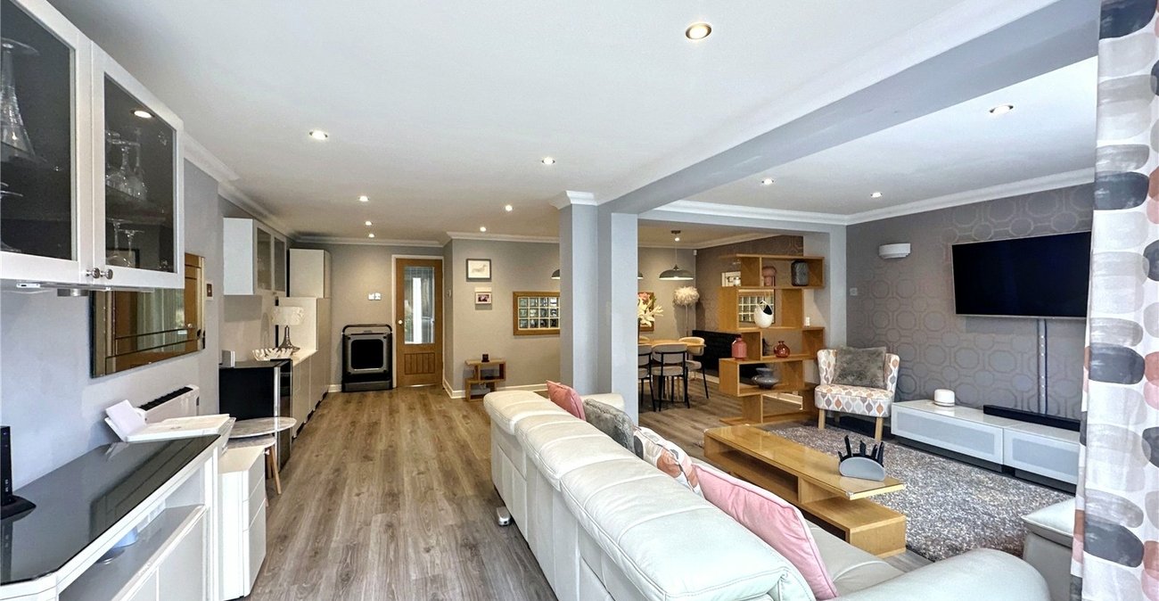 3 bedroom house for sale in Rainham | Robinson Michael & Jackson