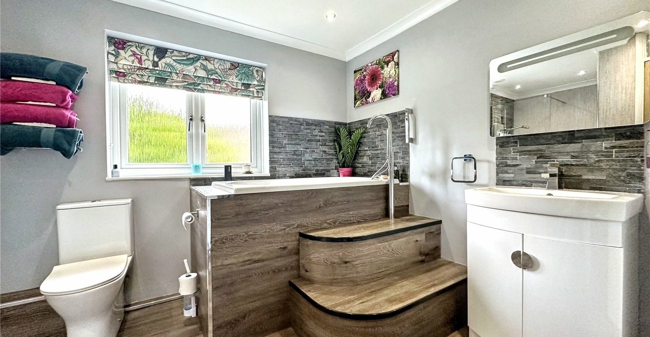 3 bedroom house for sale in Rainham | Robinson Michael & Jackson