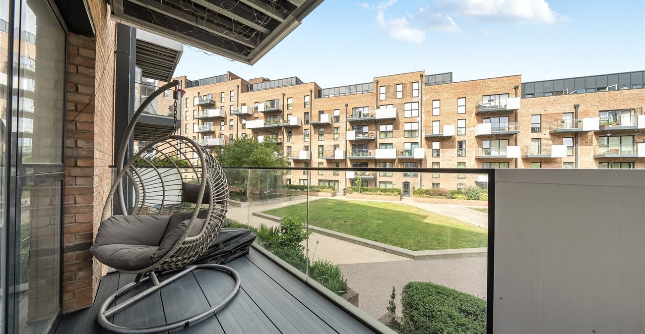 2 bedroom property for sale in Sydenham | Robinson Jackson