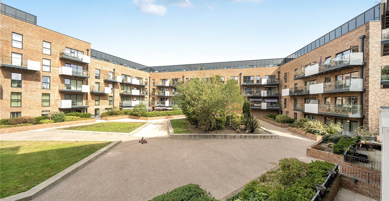 2 bedroom property for sale in Sydenham | Robinson Jackson