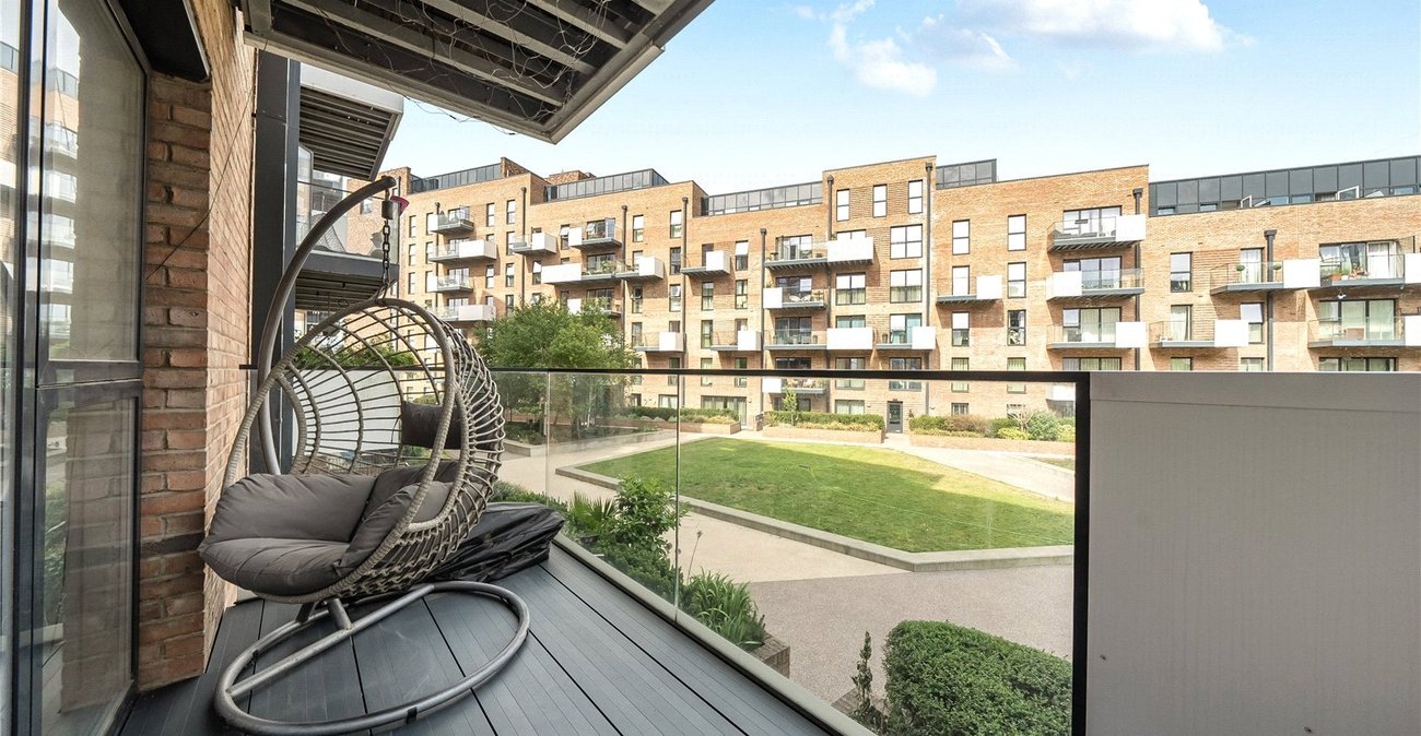 2 bedroom property for sale in Sydenham | Robinson Jackson