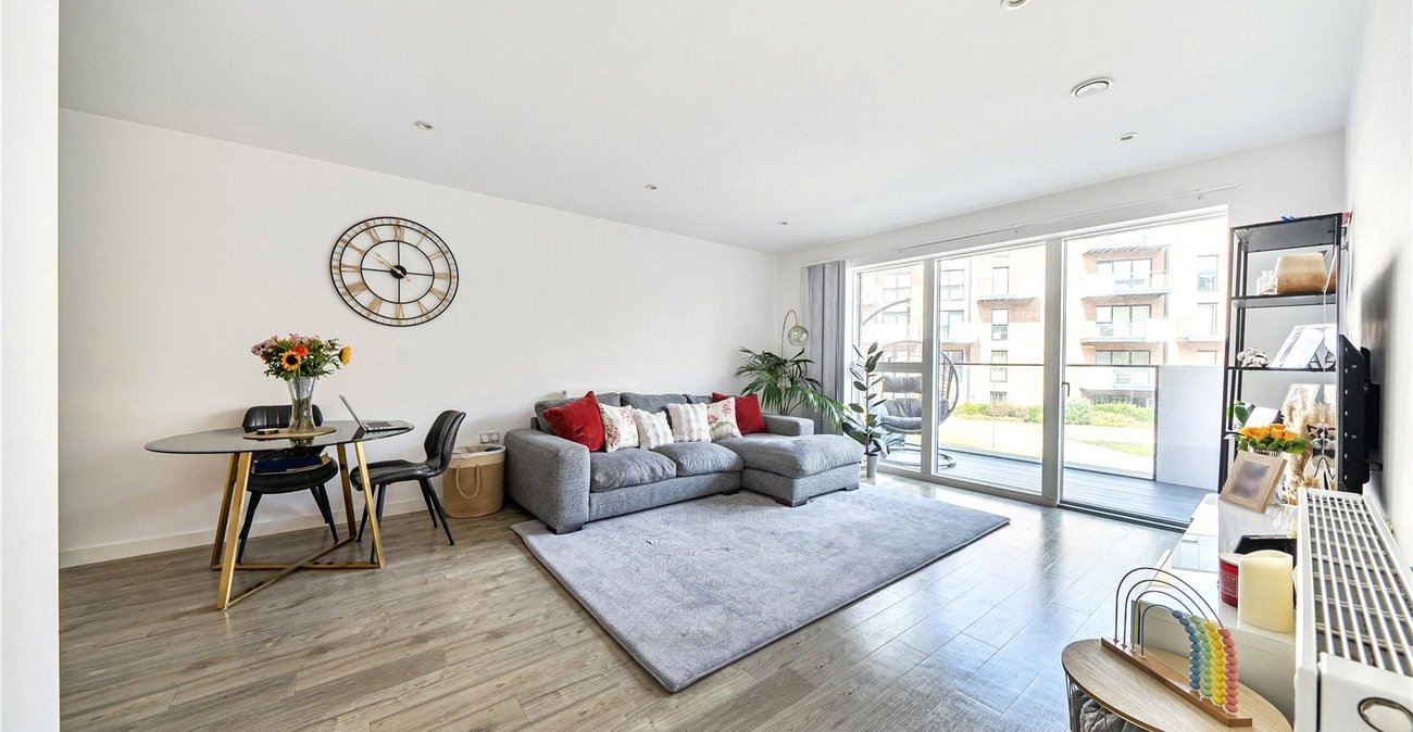 2 bedroom property for sale in Sydenham | Robinson Jackson