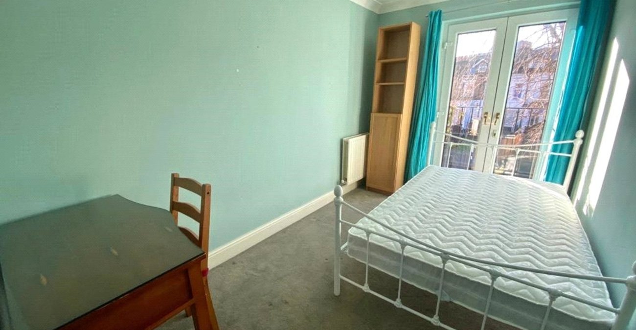 2 bedroom property for sale in Marischal Road | Robinson Jackson