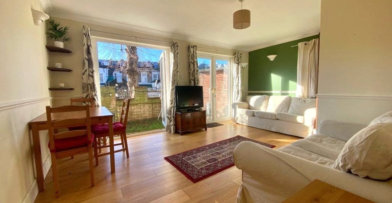 2 bedroom property for sale in Marischal Road | Robinson Jackson