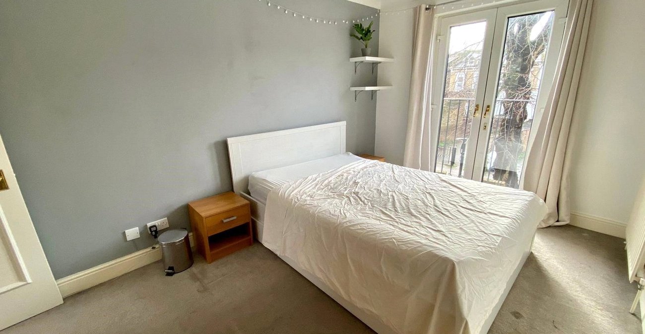 2 bedroom property for sale in Marischal Road | Robinson Jackson
