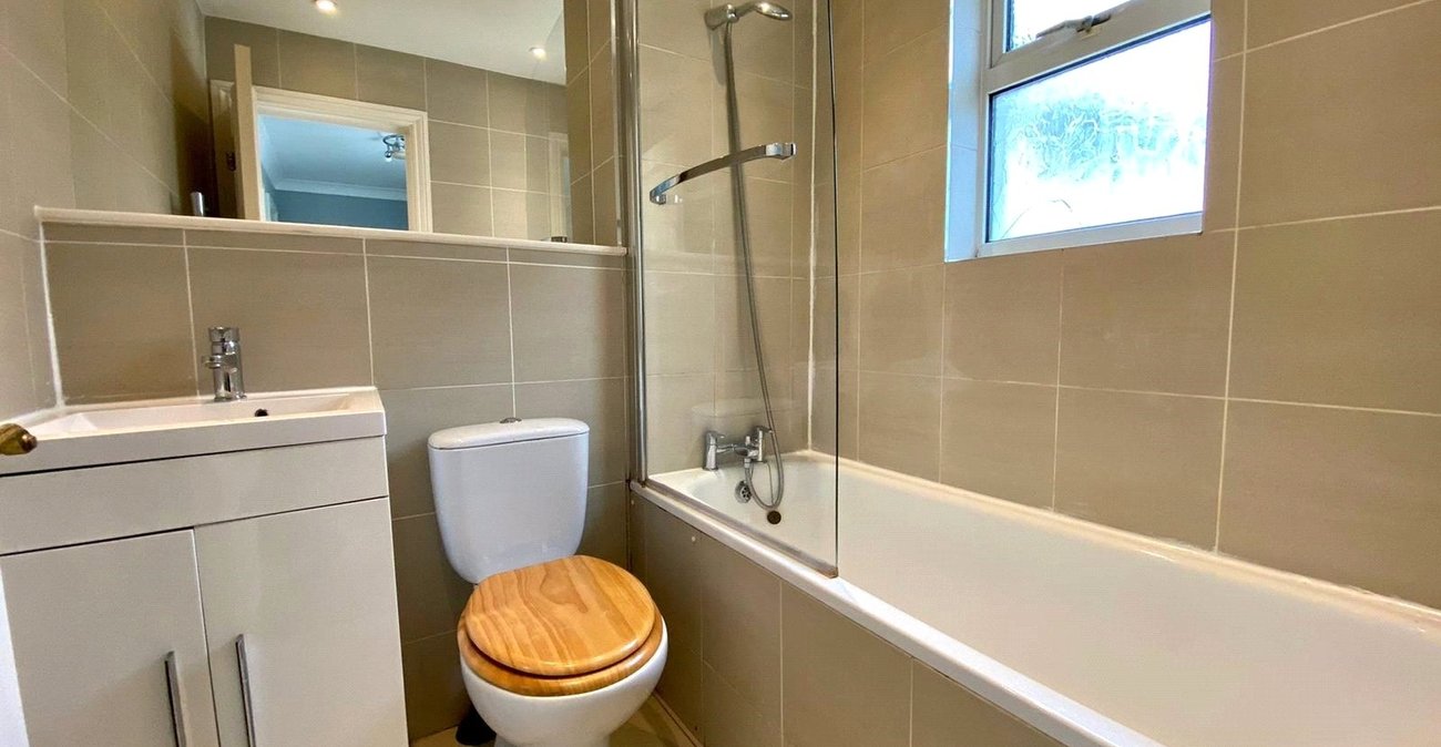 2 bedroom property for sale in Marischal Road | Robinson Jackson