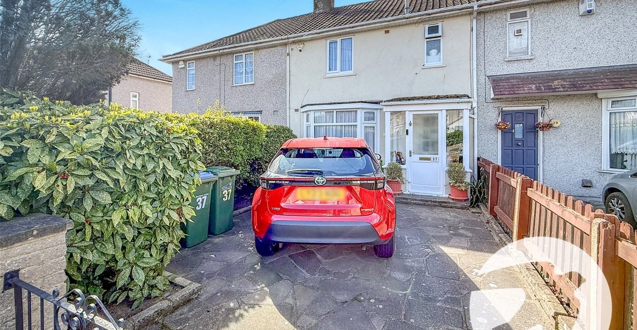 3 bedroom house for sale in London | Robinson Jackson