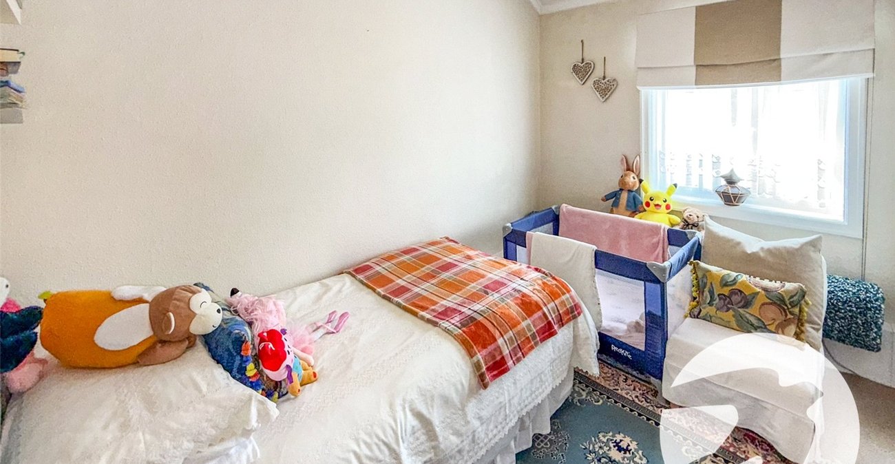 3 bedroom house for sale in London | Robinson Jackson