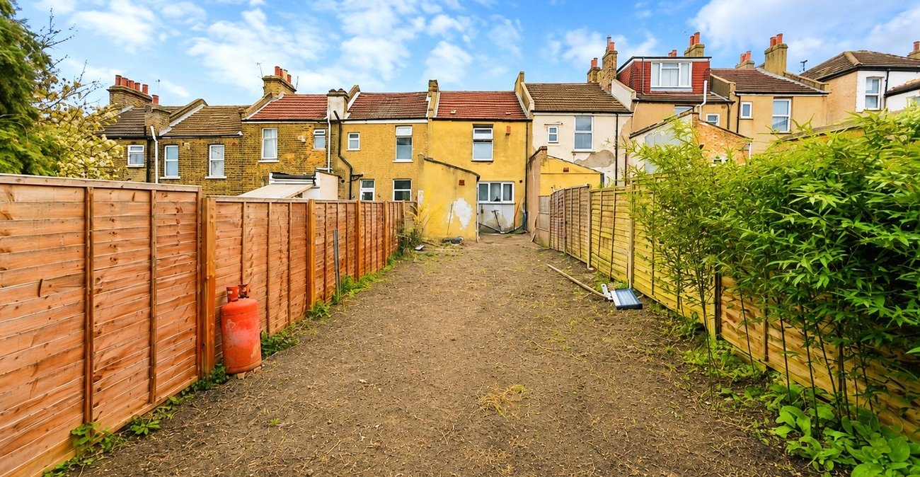 2 bedroom house for sale in Plumstead | Robinson Jackson