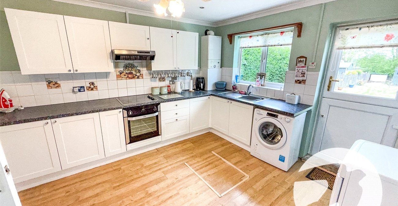 3 bedroom house for sale in London | Robinson Jackson