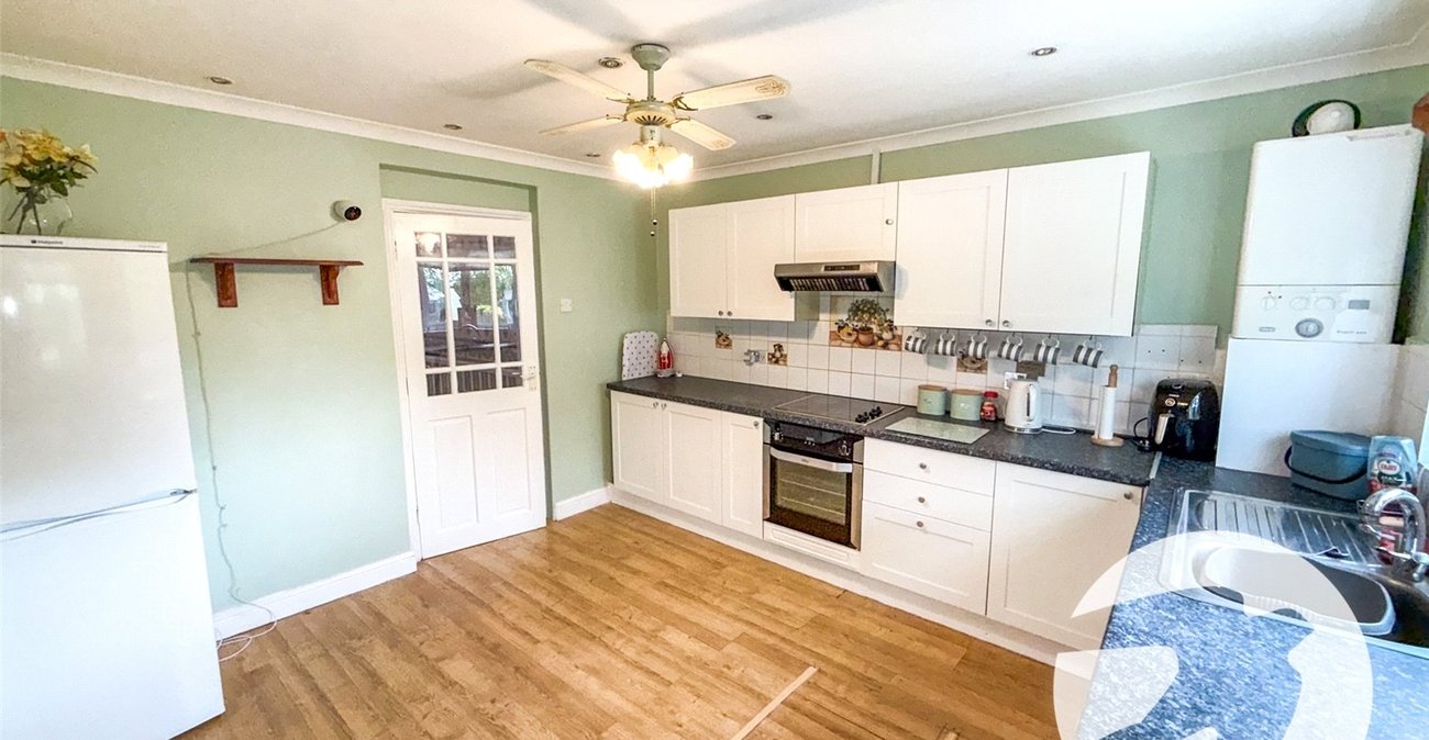 3 bedroom house for sale in London | Robinson Jackson