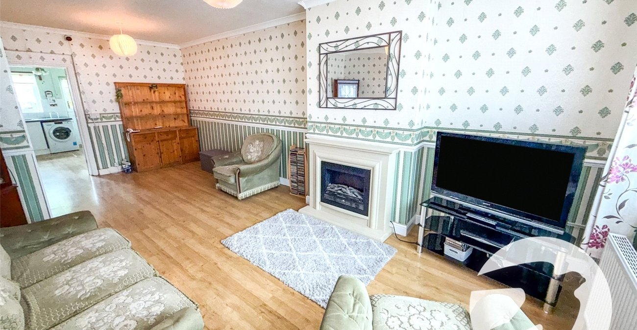 3 bedroom house for sale in London | Robinson Jackson