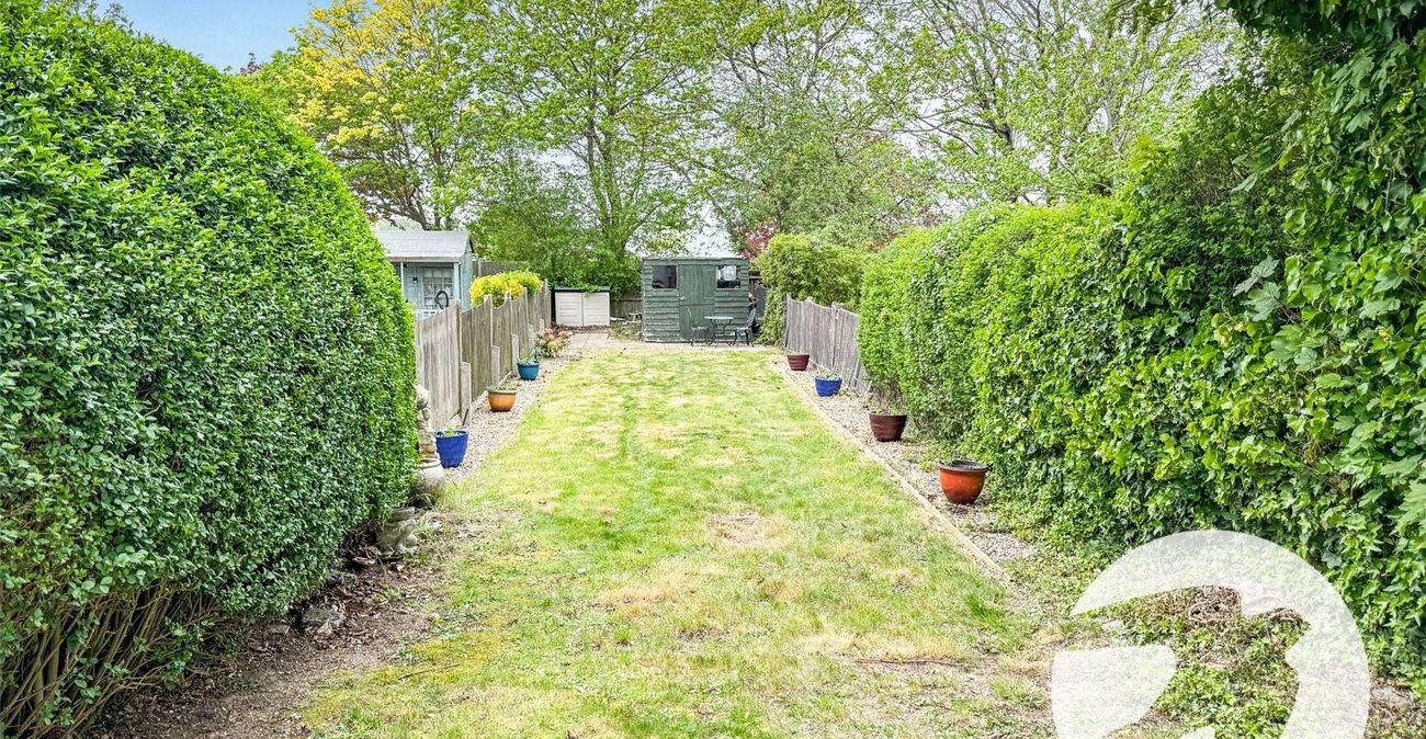 3 bedroom house for sale in London | Robinson Jackson