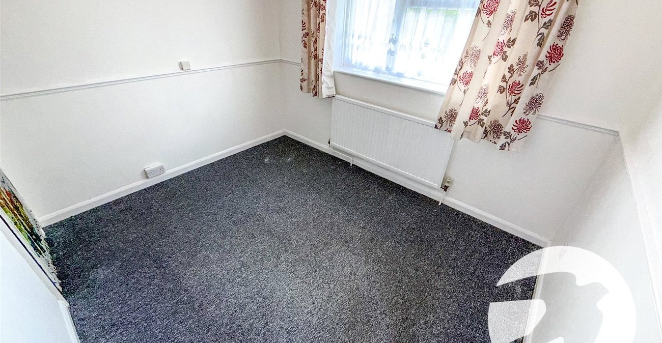 3 bedroom house for sale in London | Robinson Jackson