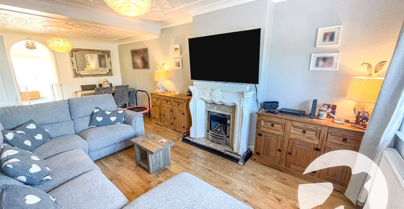 4 bedroom house for sale in London | Robinson Jackson