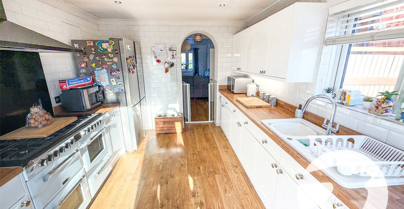 4 bedroom house for sale in London | Robinson Jackson