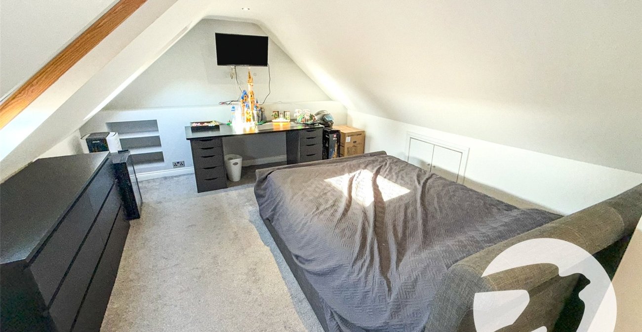 4 bedroom house for sale in London | Robinson Jackson