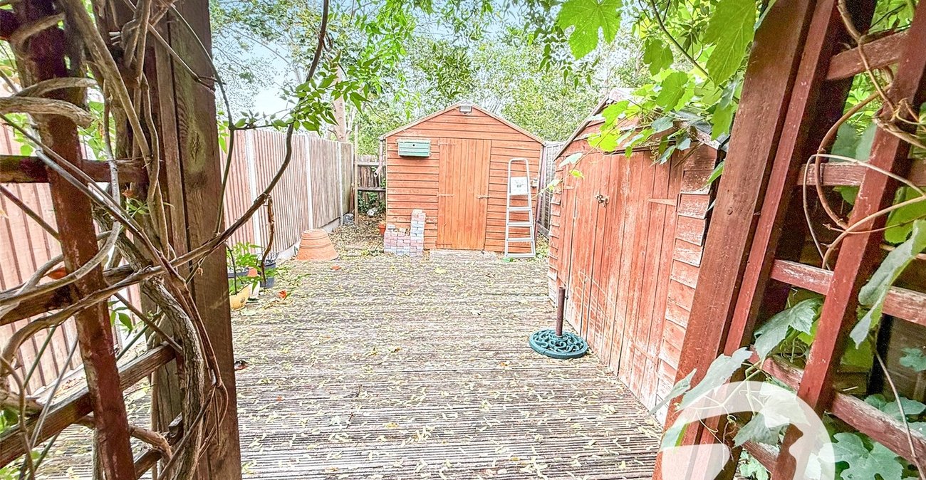 2 bedroom property for sale in London | Robinson Jackson