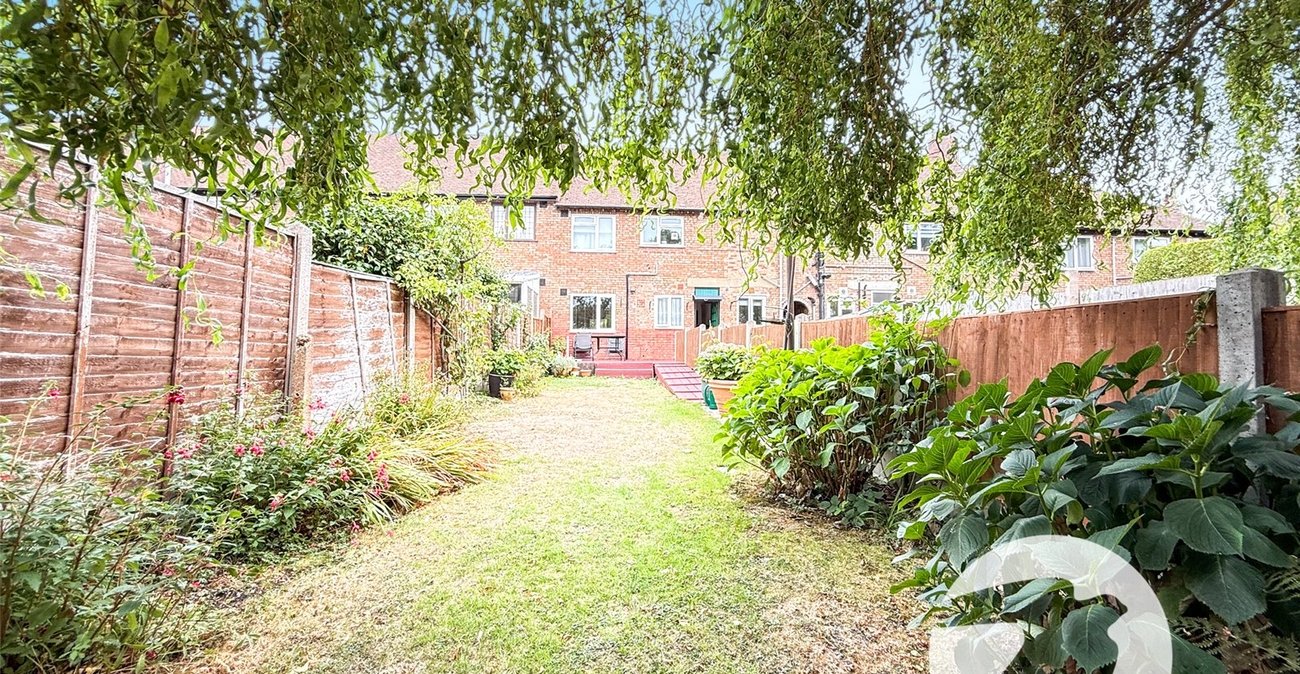 2 bedroom property for sale in London | Robinson Jackson