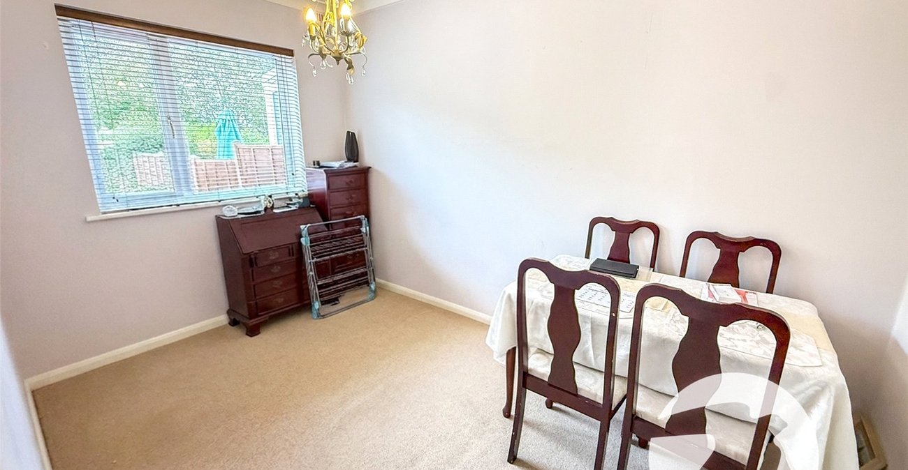 2 bedroom property for sale in London | Robinson Jackson