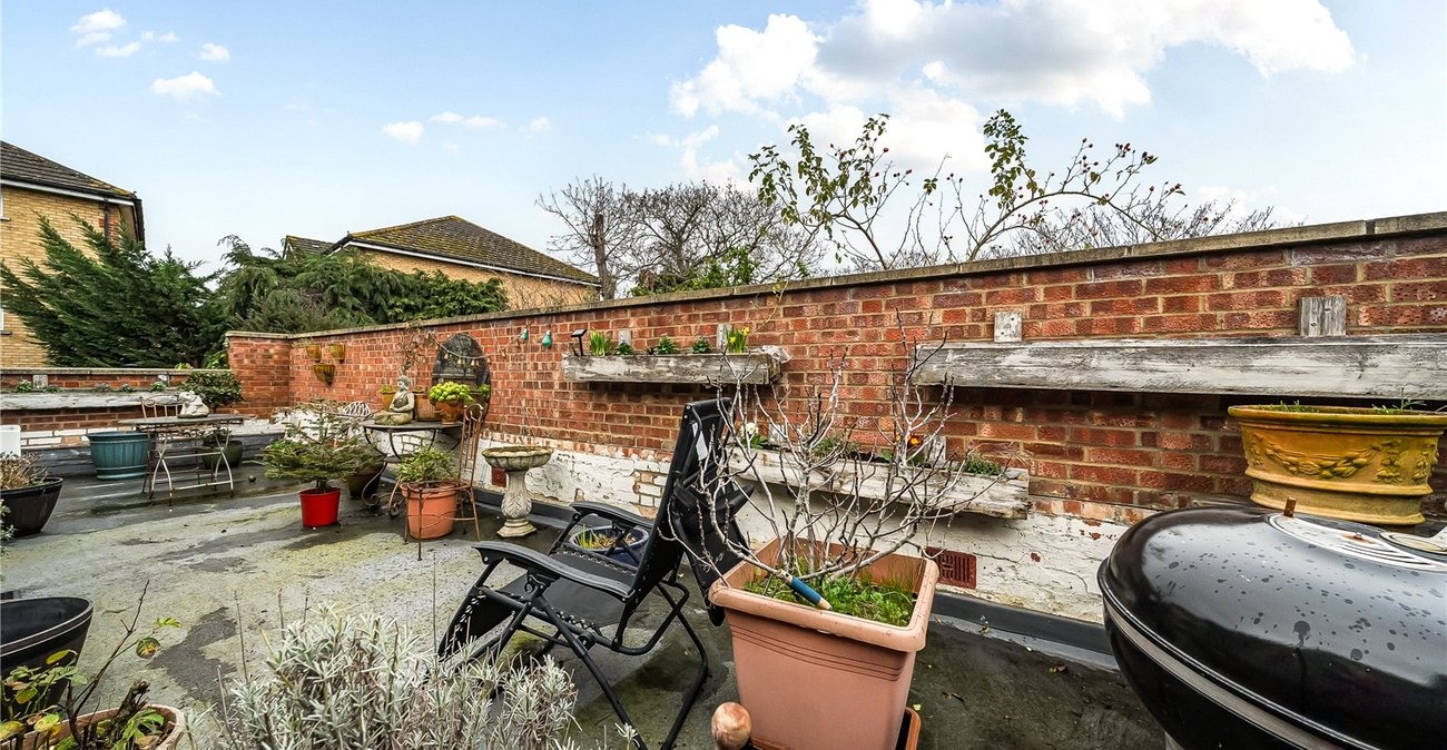 5 bedroom house for sale in Queensthorpe Road | Robinson Jackson