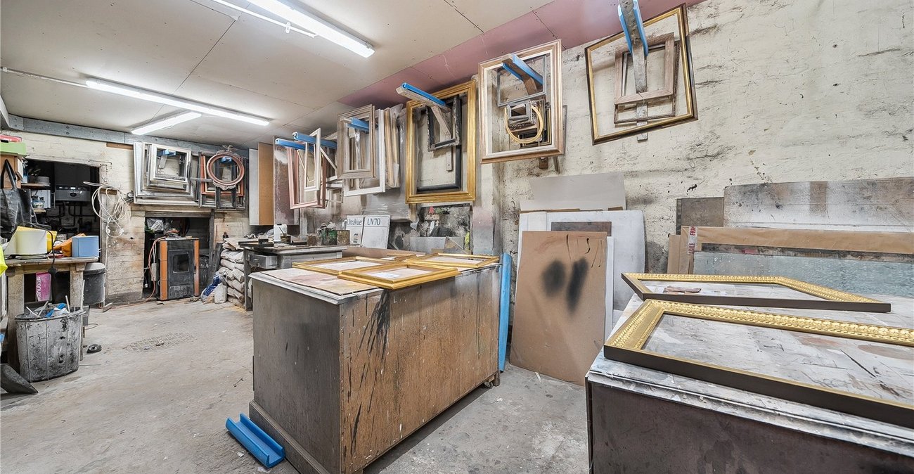 5 bedroom house for sale in Queensthorpe Road | Robinson Jackson