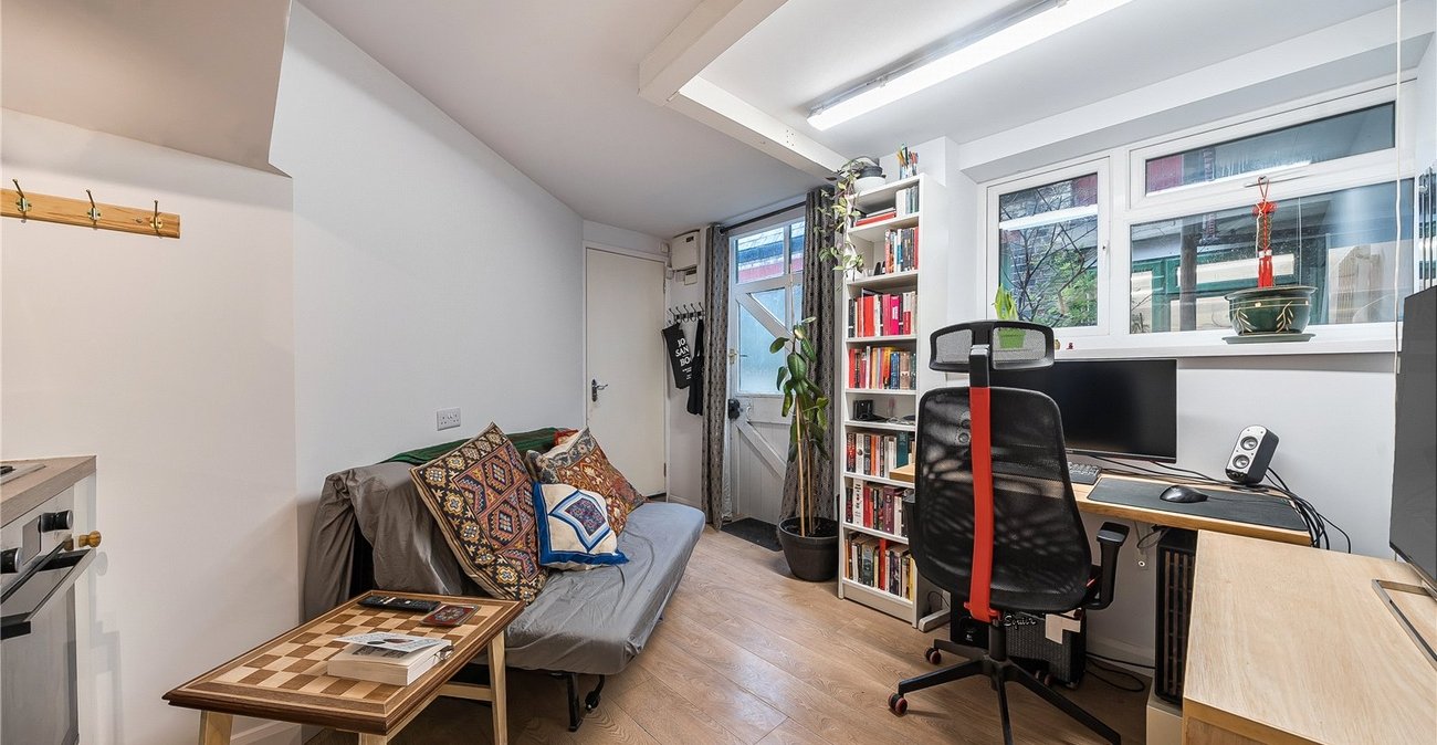 5 bedroom house for sale in Queensthorpe Road | Robinson Jackson