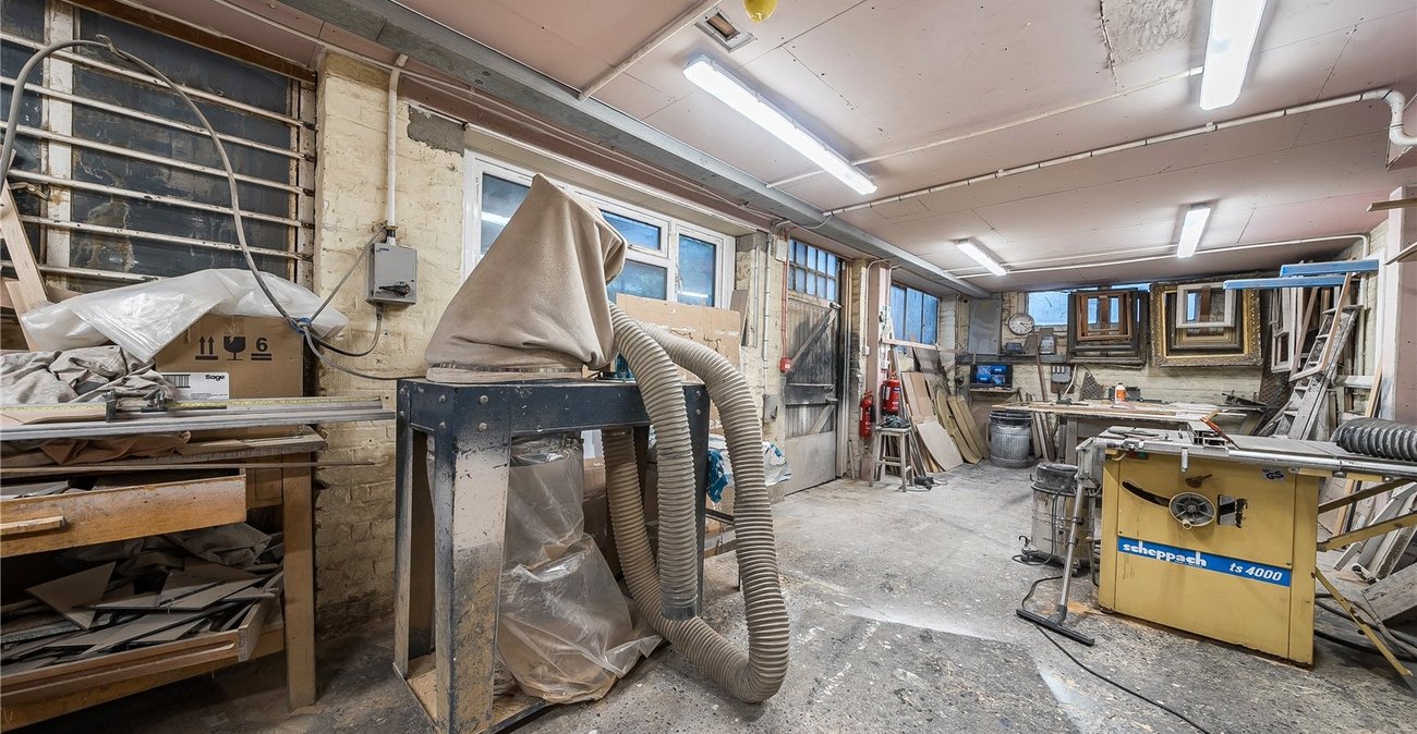 5 bedroom house for sale in Queensthorpe Road | Robinson Jackson