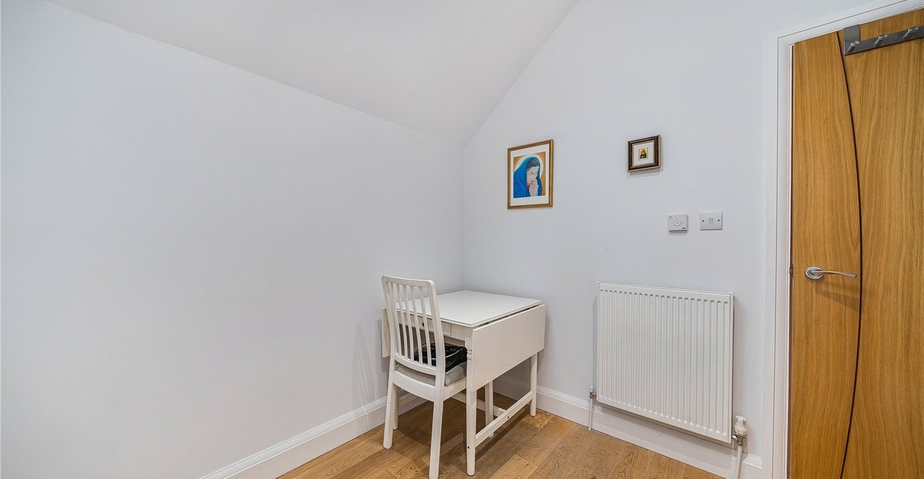 5 bedroom house for sale in Queensthorpe Road | Robinson Jackson