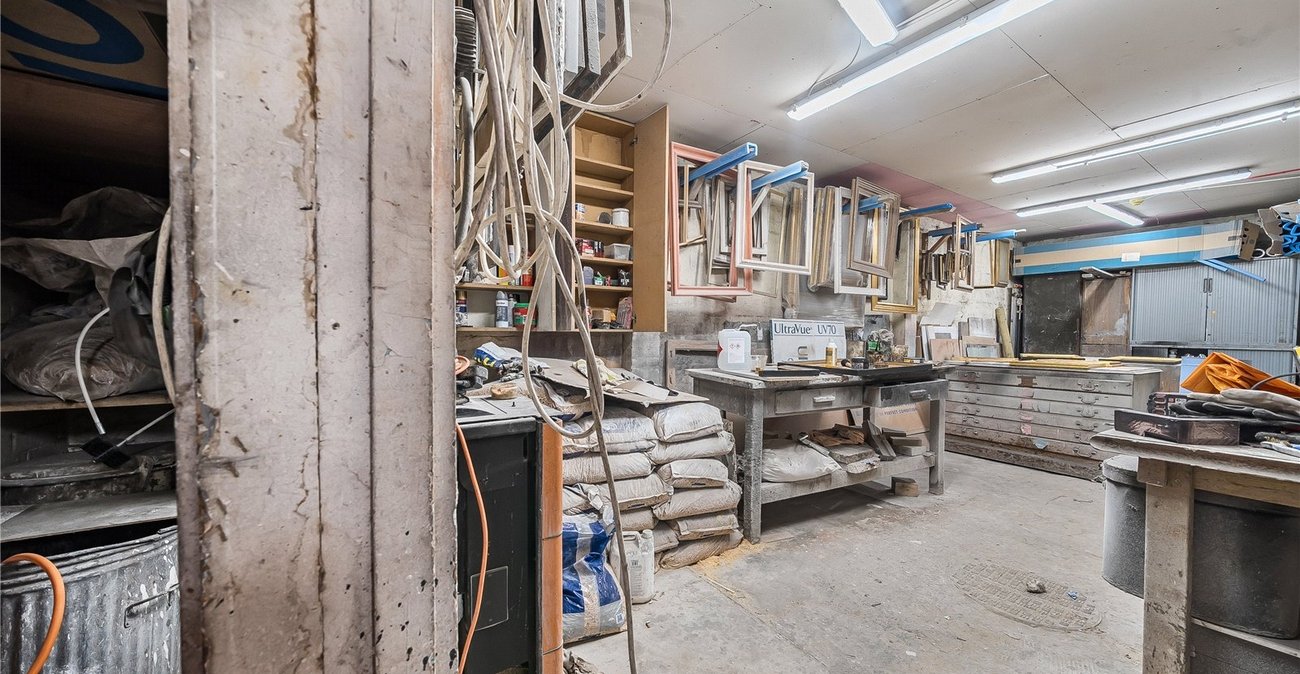 5 bedroom house for sale in Queensthorpe Road | Robinson Jackson