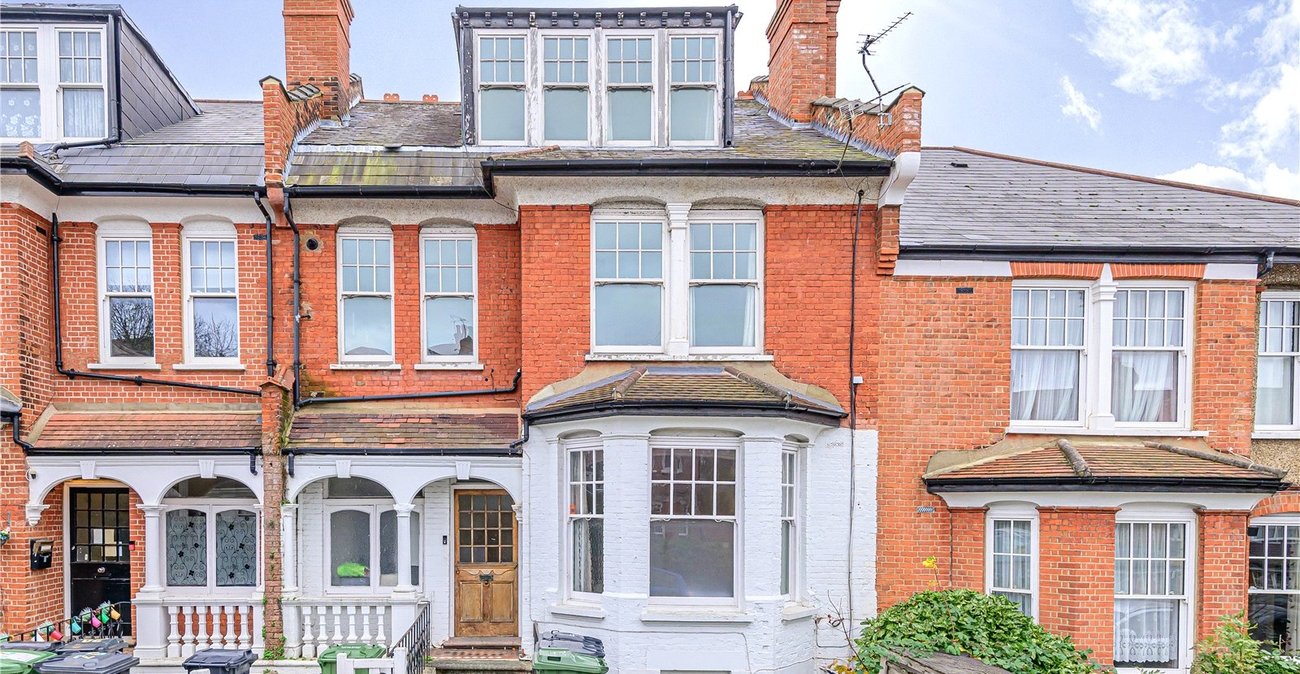 5 bedroom property for sale in London | Robinson Jackson